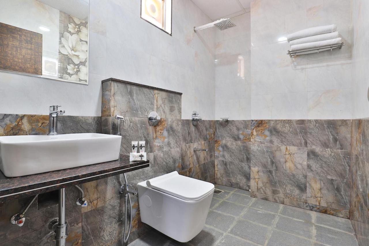 Oyo 23174 Hotel Parth Inn Dwārka Zewnętrze zdjęcie