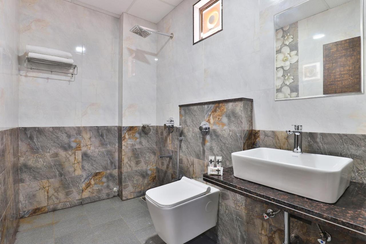 Oyo 23174 Hotel Parth Inn Dwārka Zewnętrze zdjęcie
